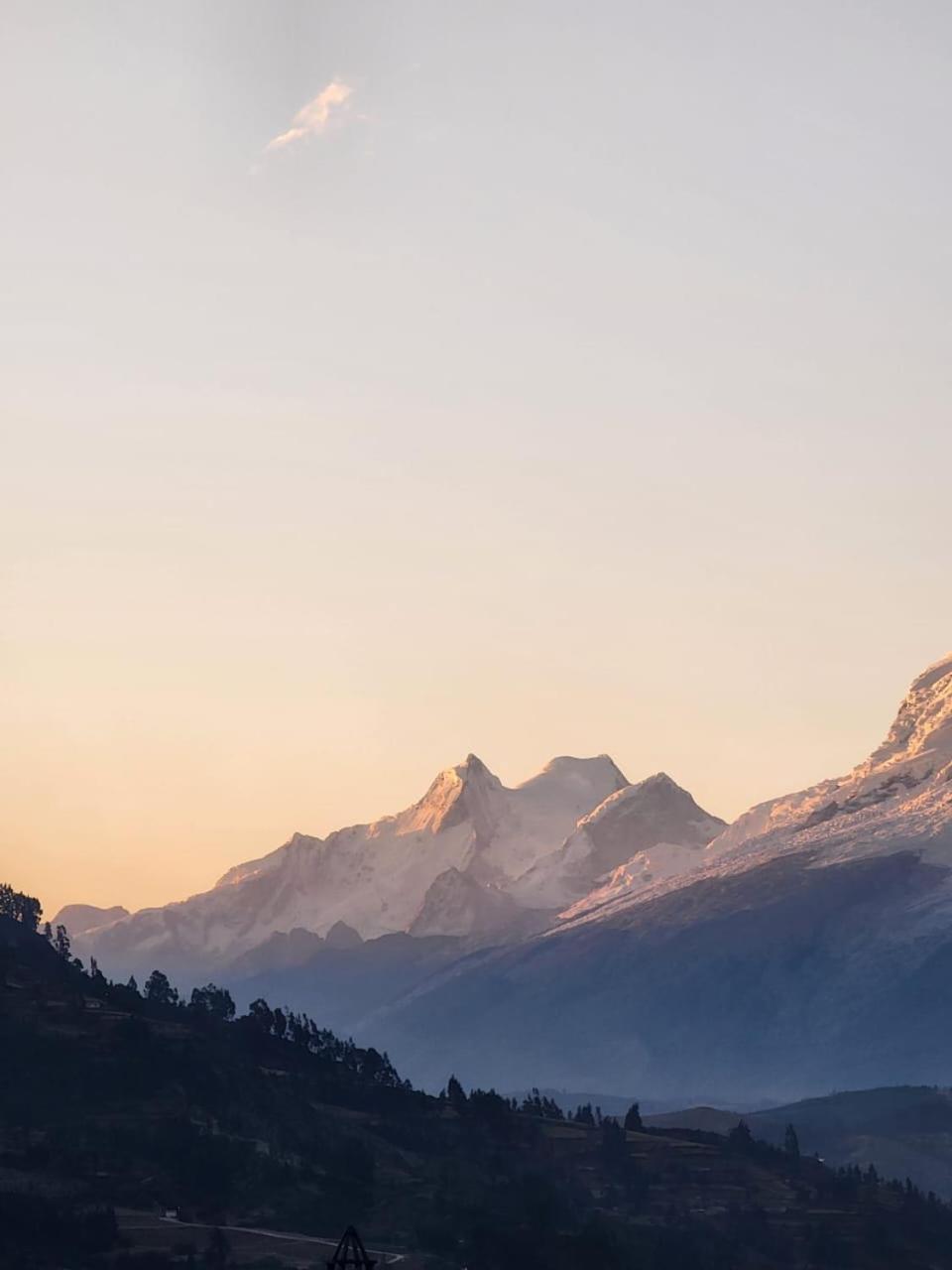 Lhotse Hostel B&B Huaraz  Exterior photo