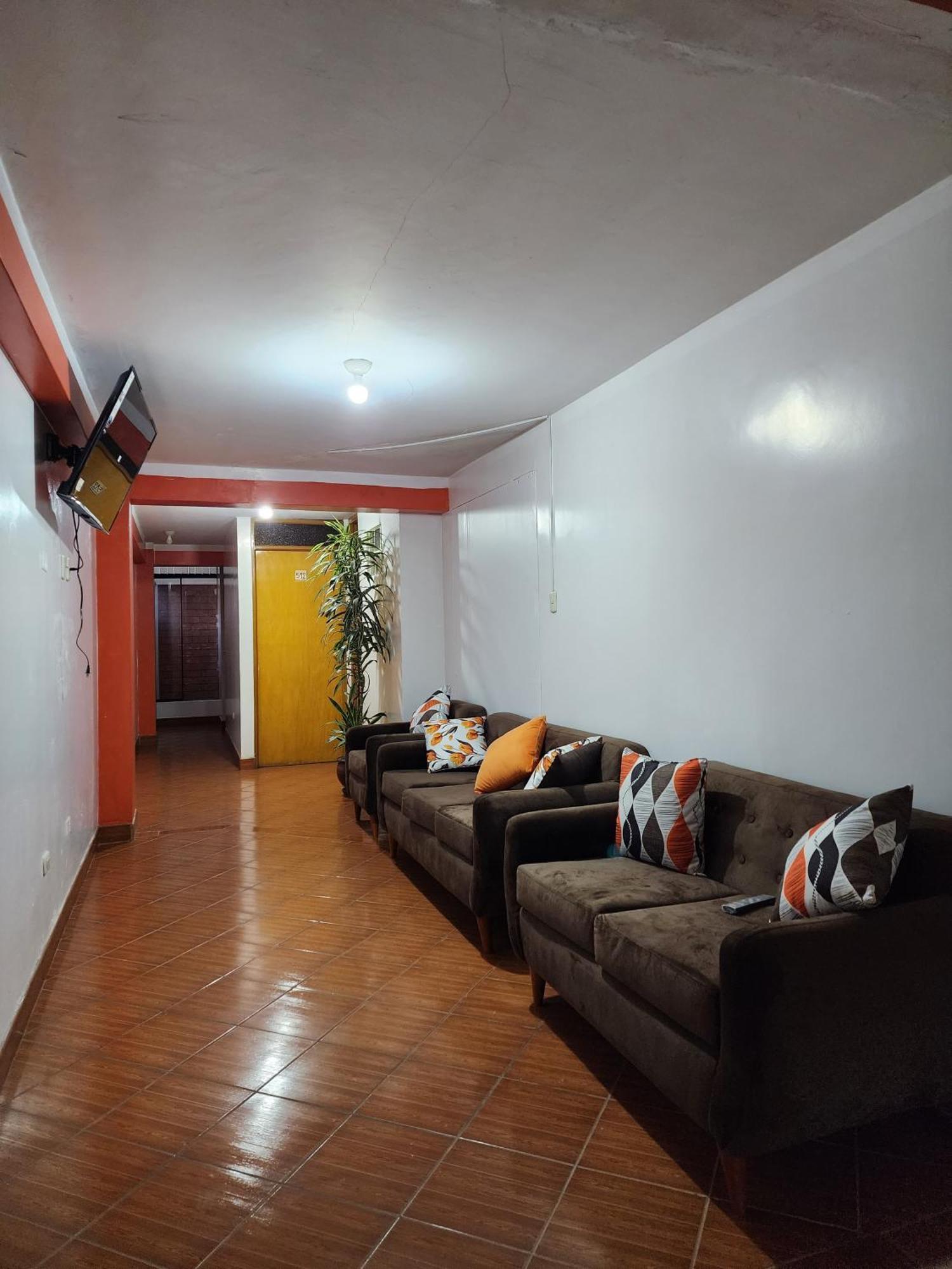 Lhotse Hostel B&B Huaraz  Exterior photo