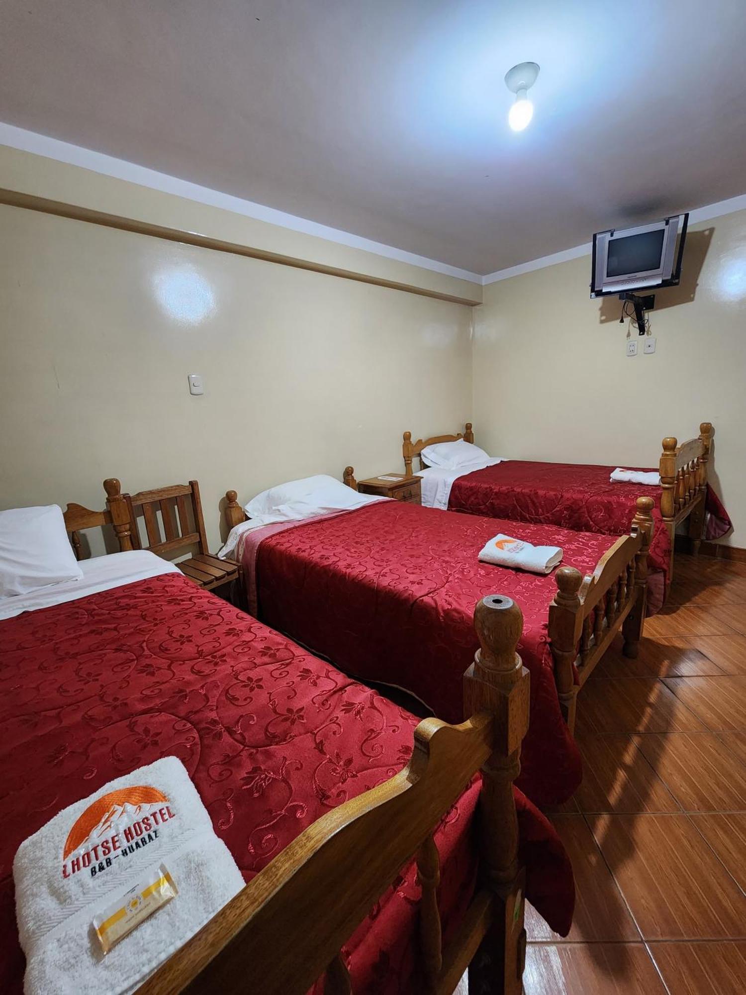 Lhotse Hostel B&B Huaraz  Exterior photo