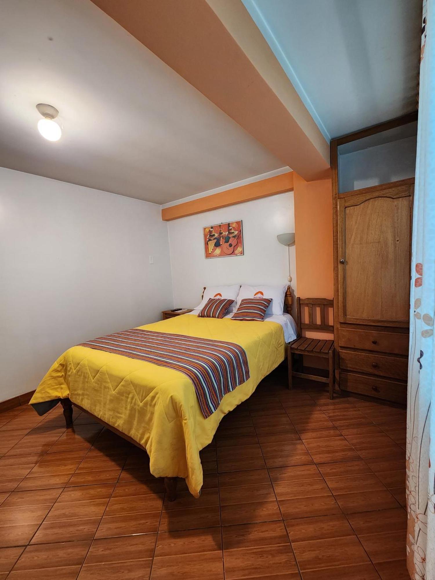 Lhotse Hostel B&B Huaraz  Exterior photo